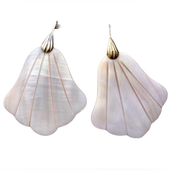 Gorgeous Real Sea Shell Earrings Tulip Shaped Women’s Jewelry Beach Vacation - Picture 2 of 4
